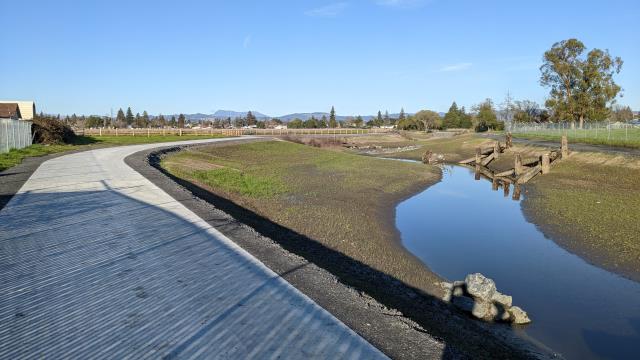 Wide trail
