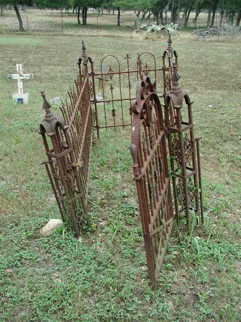 Gate